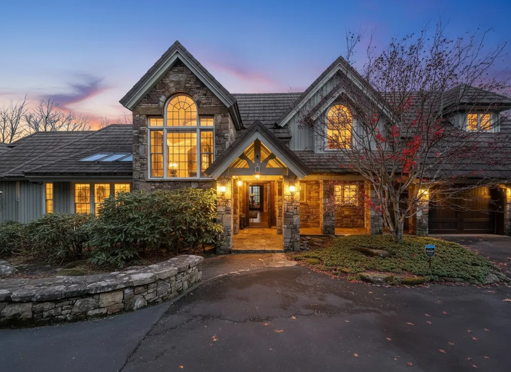 1734 Toxaway Drive Lake Toxaway, NC 28474