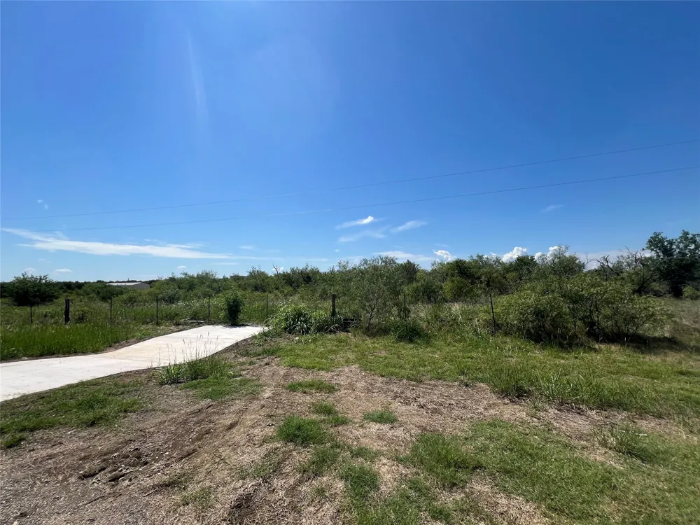 2630 CR 466 Elgin, TX 78621