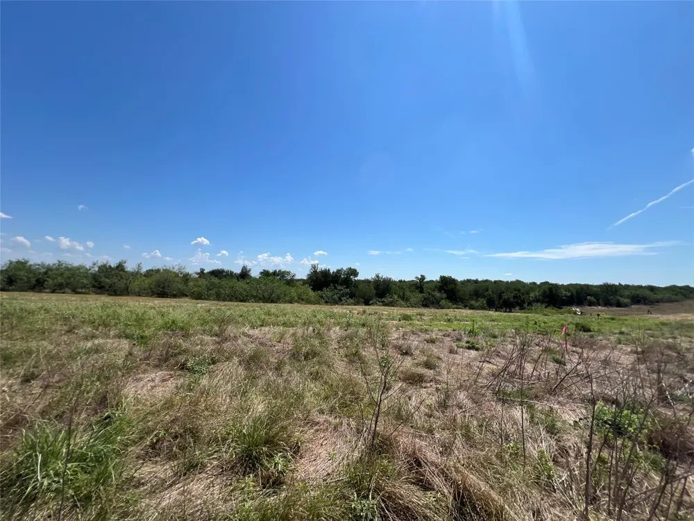 2614 CR 466 Elgin, TX 78621