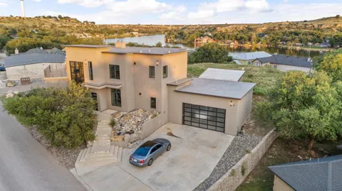 2 Jesse James Drive