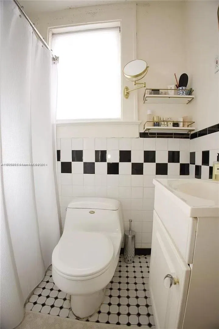 Address Not Shown Miami Beach, FL 33139