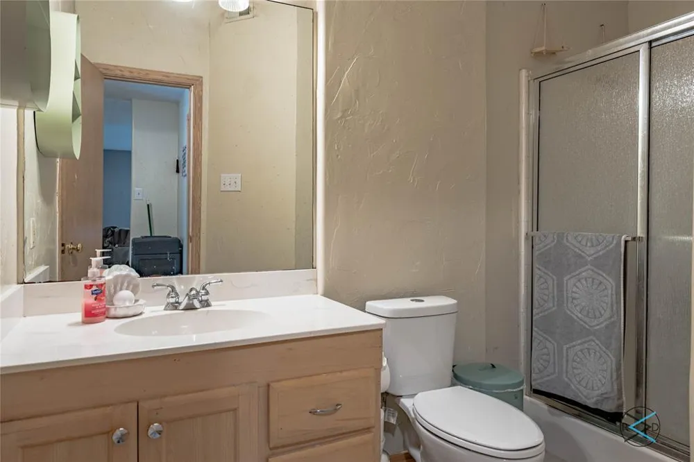 114 Lakeway Lane Gun Barrel City, TX 75156