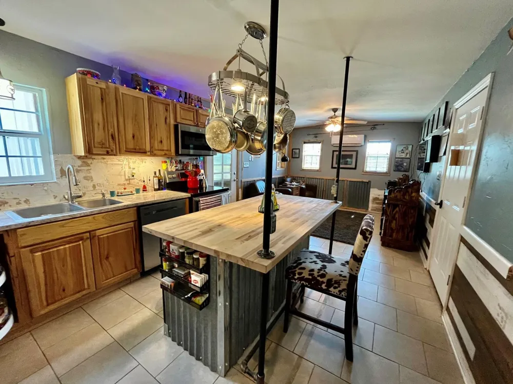 299 Private Road 1452 Chico, TX 76431