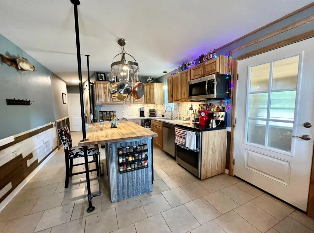 299 Private Road 1452 Chico, TX 76431