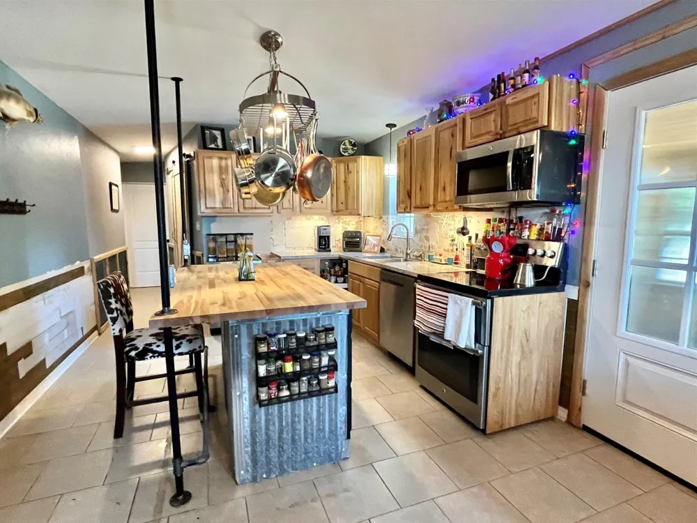 299 Private Road 1452 Chico, TX 76431