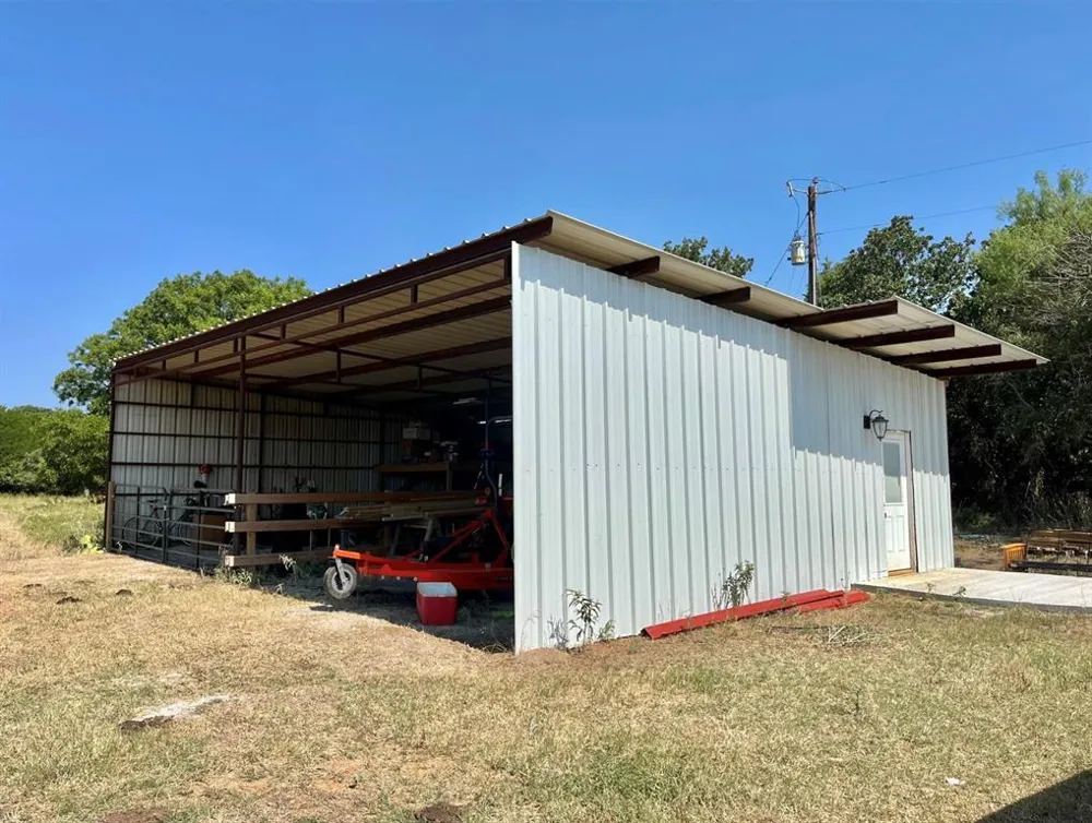 299 Private Road 1452 Chico, TX 76431