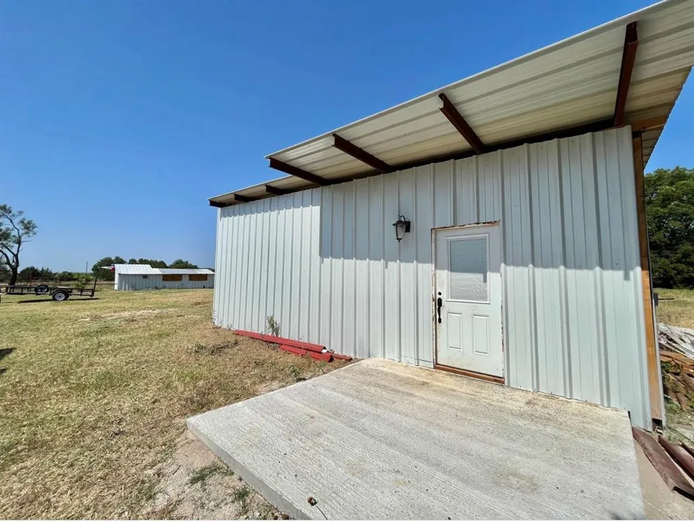299 Private Road 1452 Chico, TX 76431