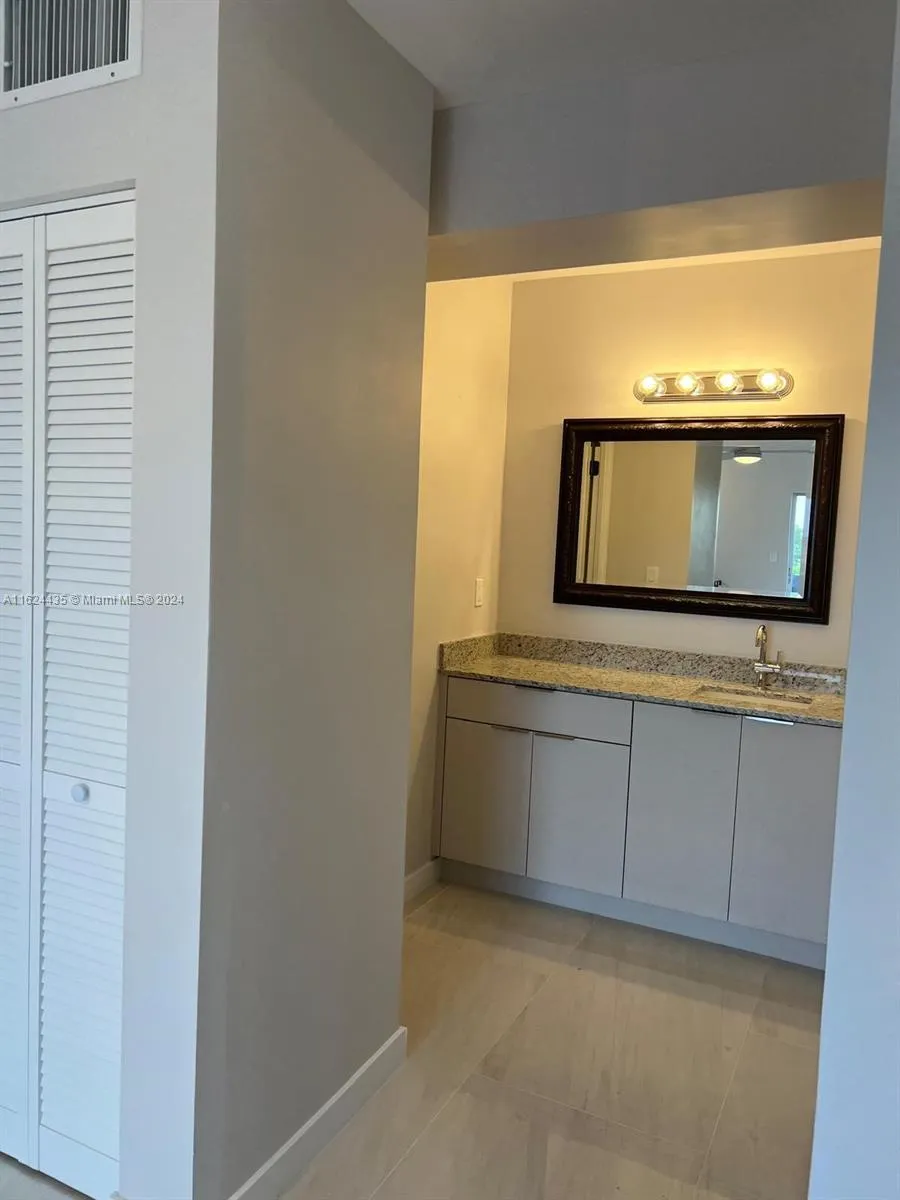 6580 W Flagler St #309 Miami, FL 33144
