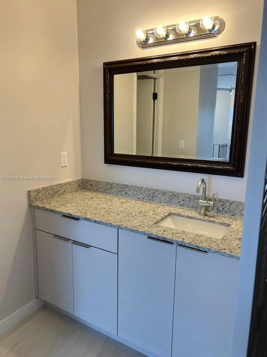 6580 W Flagler St #309 Miami, FL 33144