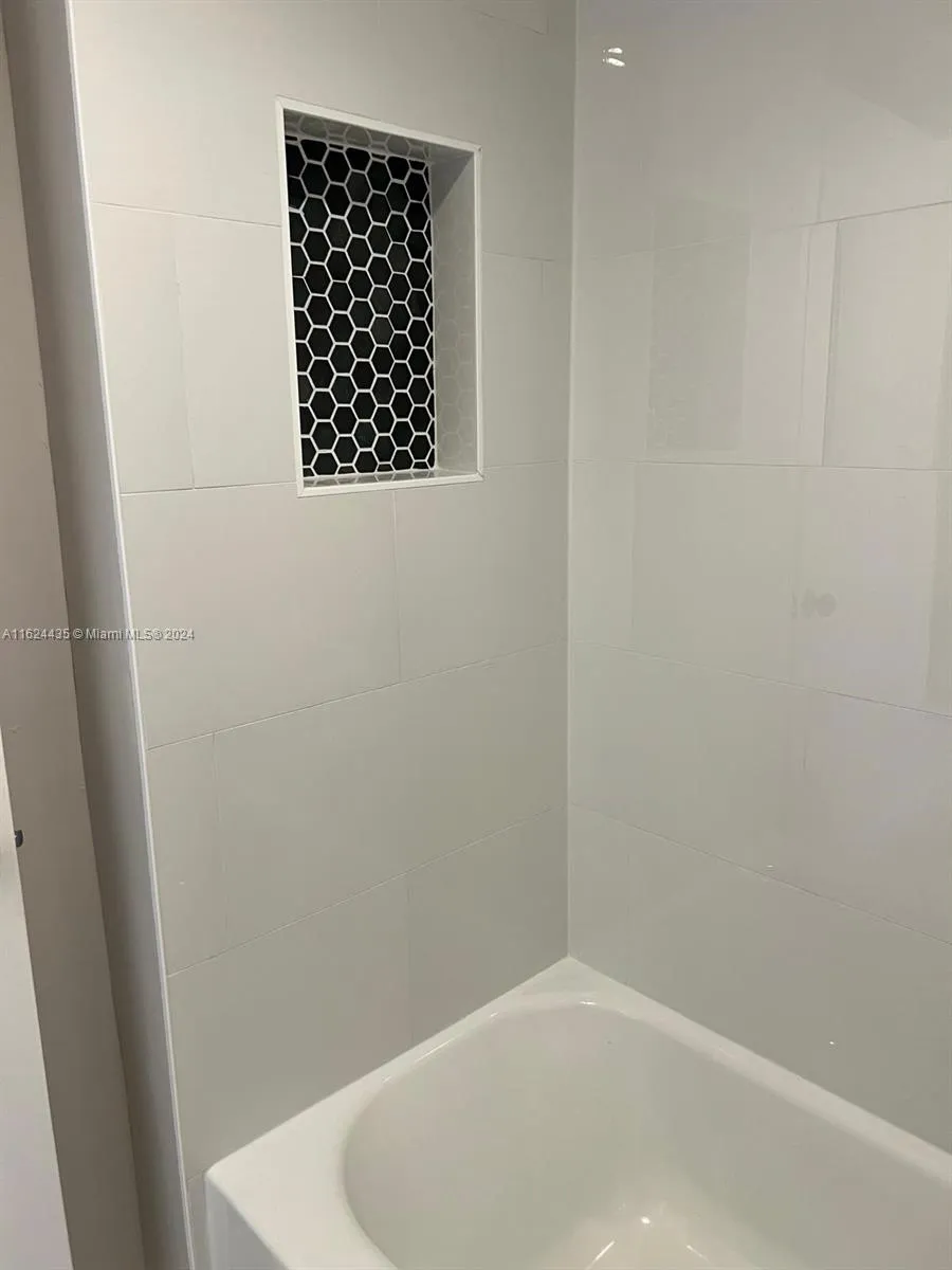6580 W Flagler St #309 Miami, FL 33144