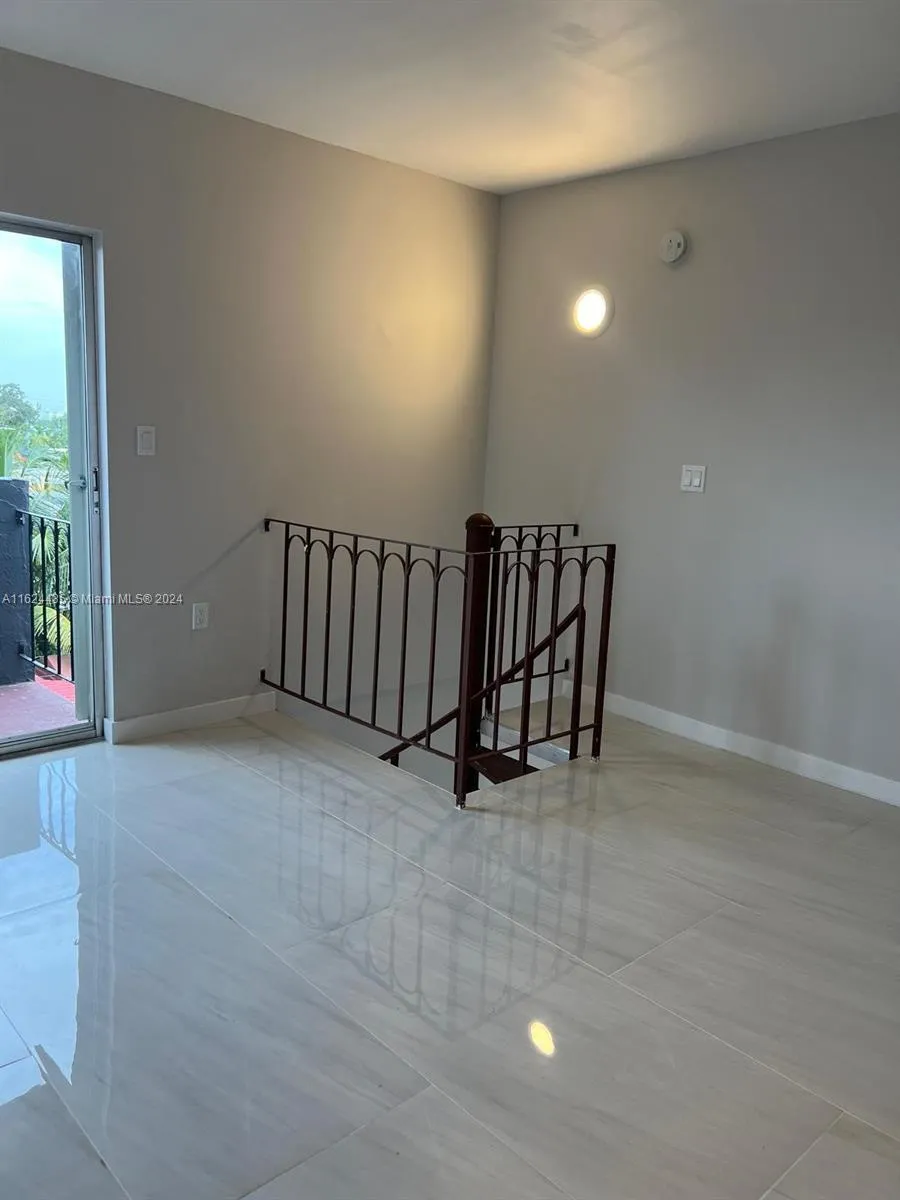 6580 W Flagler St #309 Miami, FL 33144