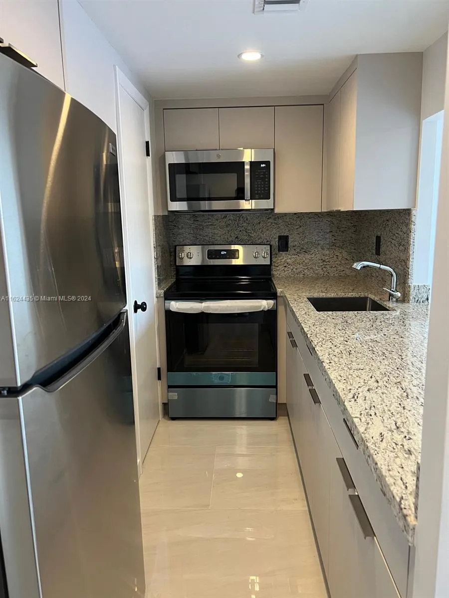6580 W Flagler St #309 Miami, FL 33144