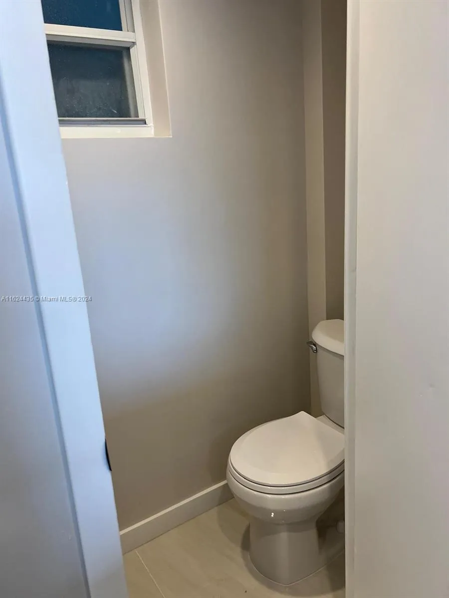 6580 W Flagler St #309 Miami, FL 33144