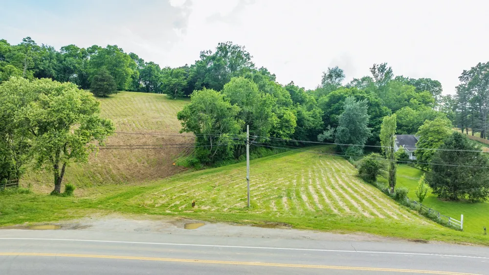 1811 Columbia Hwy Pulaski, TN 38478