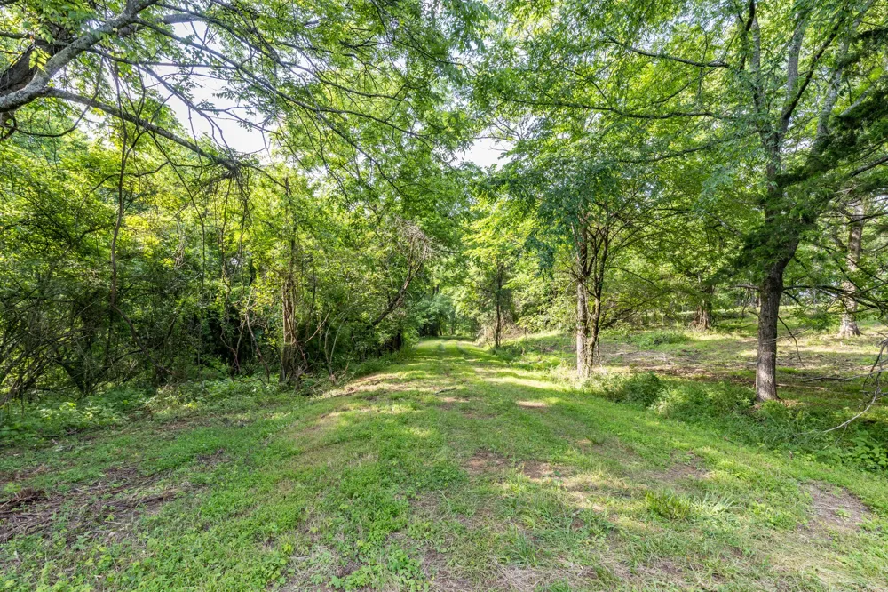 1811 Columbia Hwy Pulaski, TN 38478