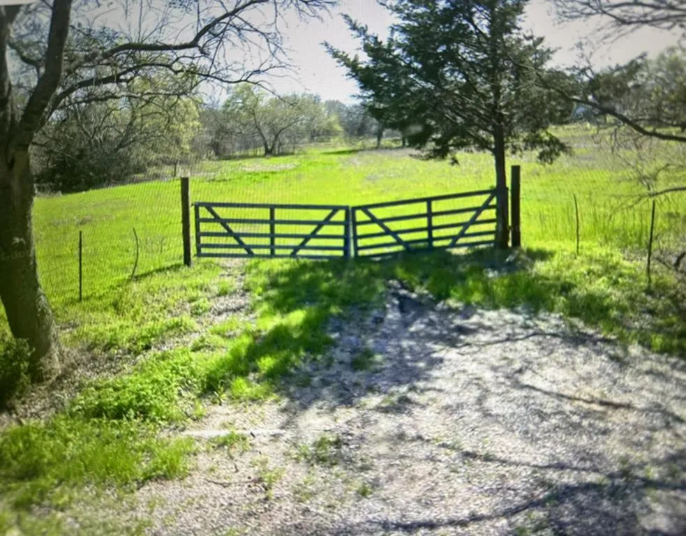 1816 Fm-2194 Farmersville, TX 75442