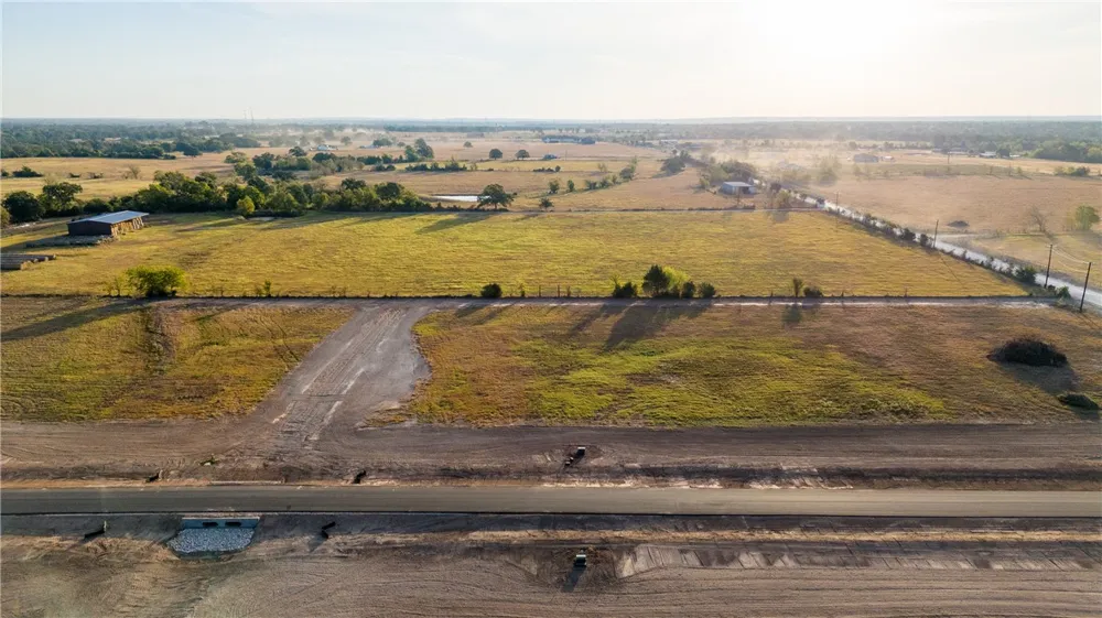 10005 Hidden Pond Drive Iola, TX 77861