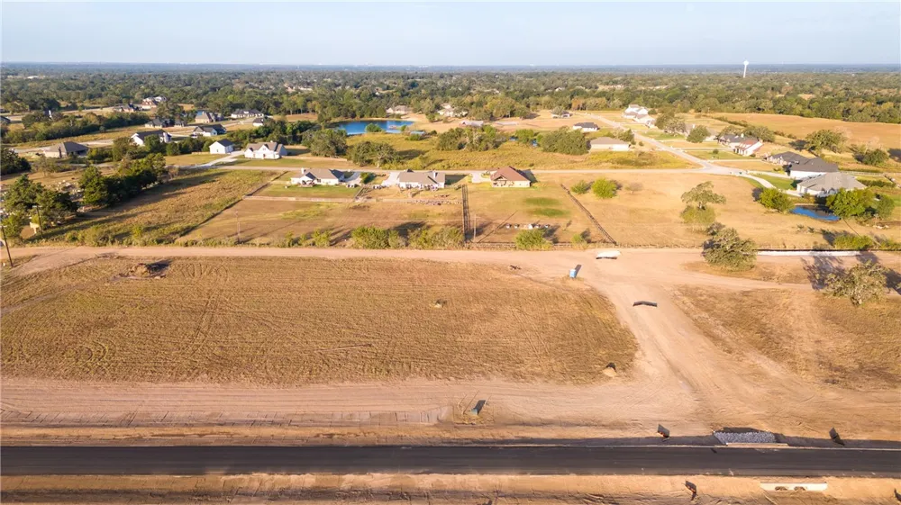 10005 Hidden Pond Drive Iola, TX 77861