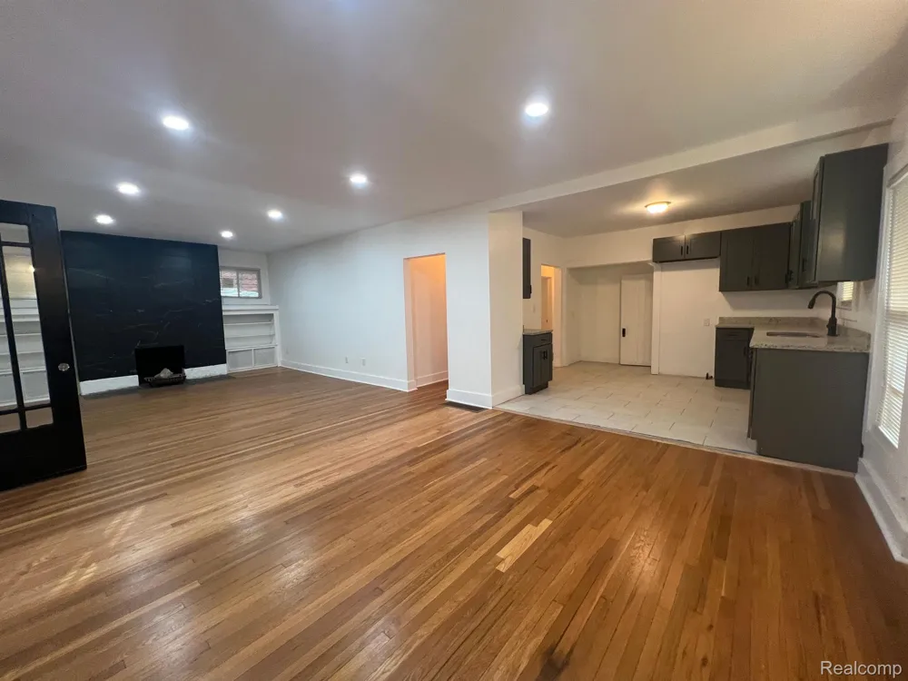 239 EASON STREET Highland Park City, MI 48203