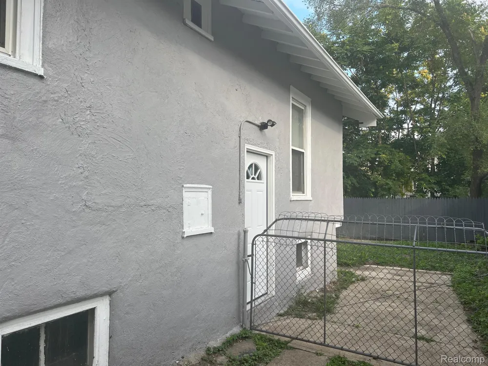 239 EASON STREET Highland Park City, MI 48203