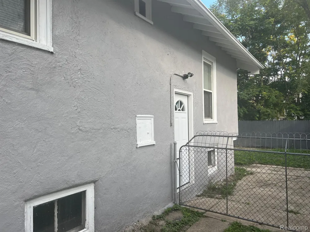 239 EASON STREET Highland Park City, MI 48203