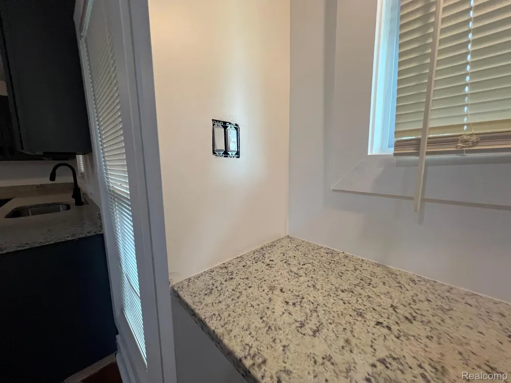 239 EASON STREET Highland Park City, MI 48203
