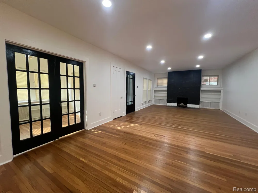 239 EASON STREET Highland Park City, MI 48203