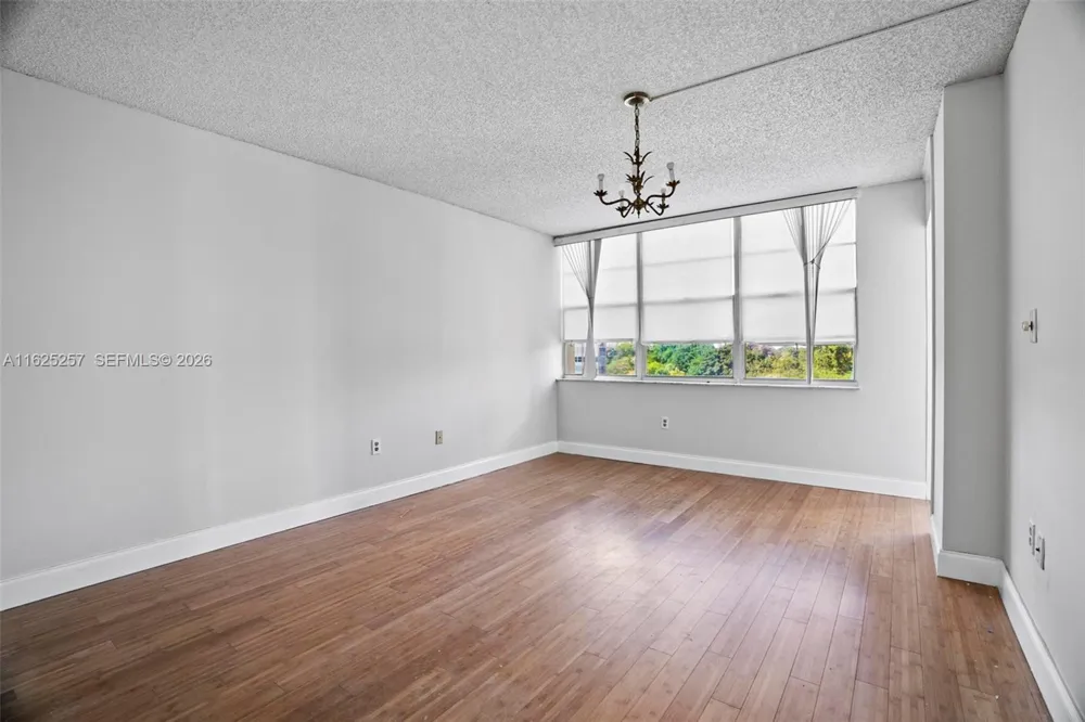 1000 Saint Charles Pl #522 Pembroke Pines, FL 33026
