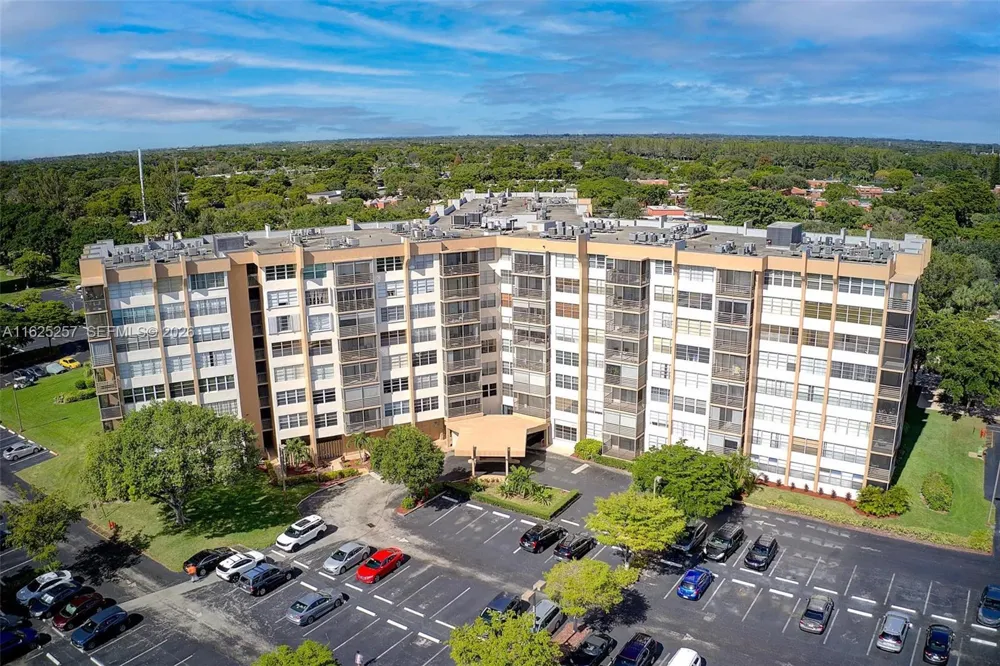 1000 Saint Charles Pl #522 Pembroke Pines, FL 33026