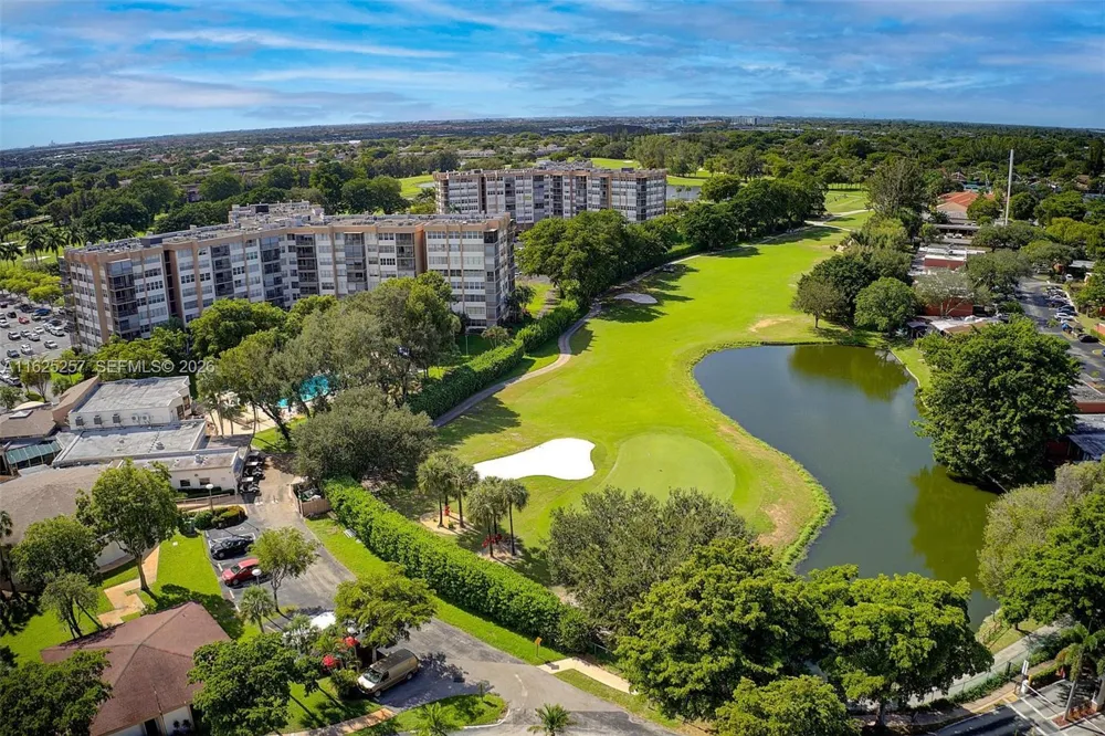 1000 Saint Charles Pl #522 Pembroke Pines, FL 33026