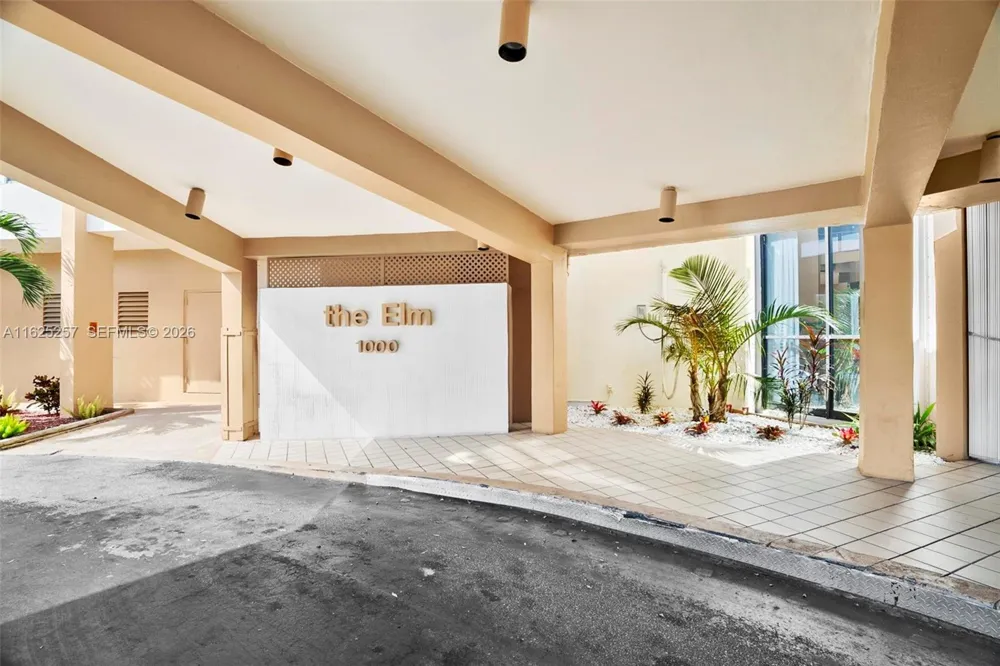 1000 Saint Charles Pl #522 Pembroke Pines, FL 33026