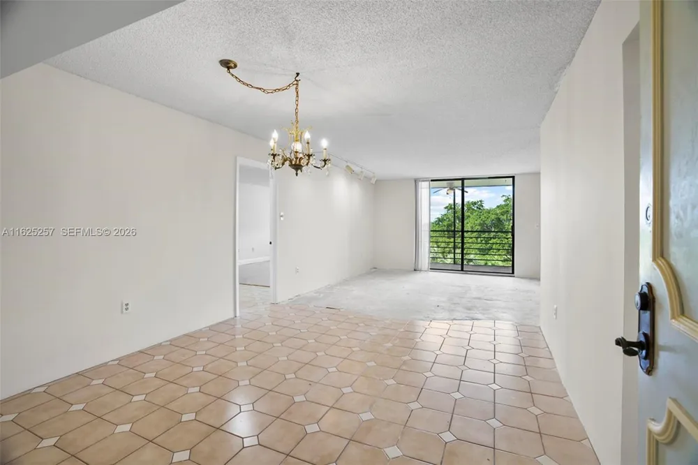 1000 Saint Charles Pl #522 Pembroke Pines, FL 33026