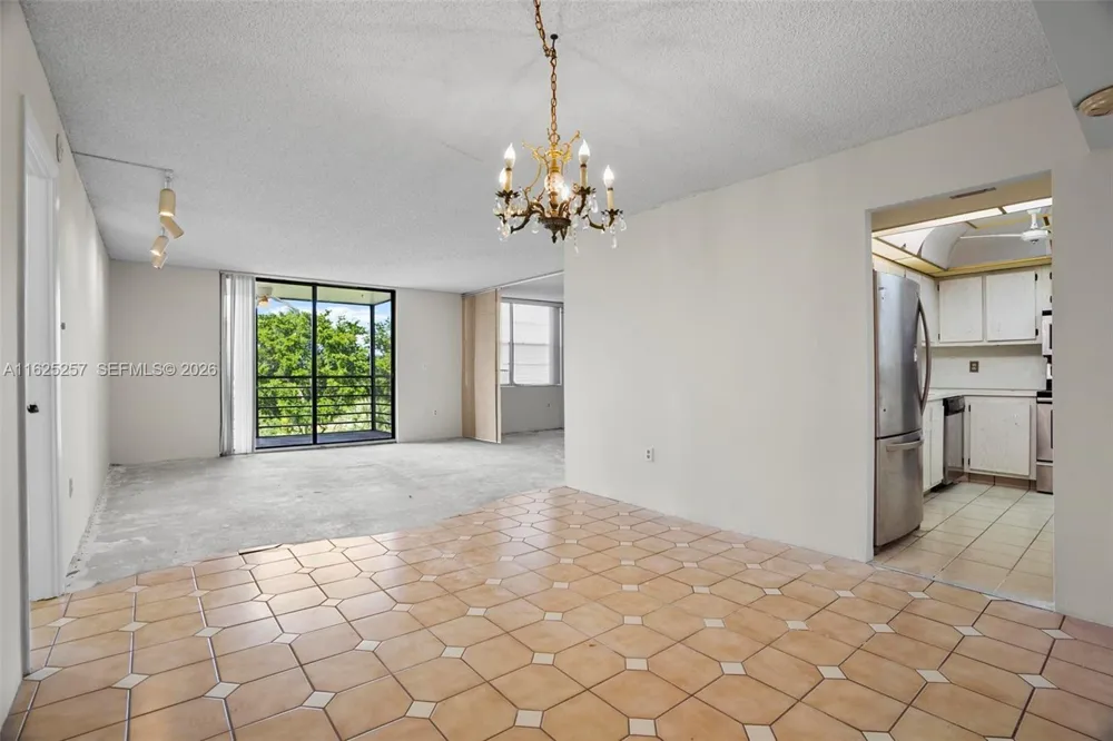 1000 Saint Charles Pl #522 Pembroke Pines, FL 33026