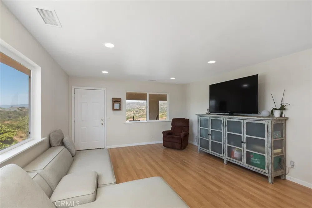 23505 Carancho Road Temecula, CA 92590