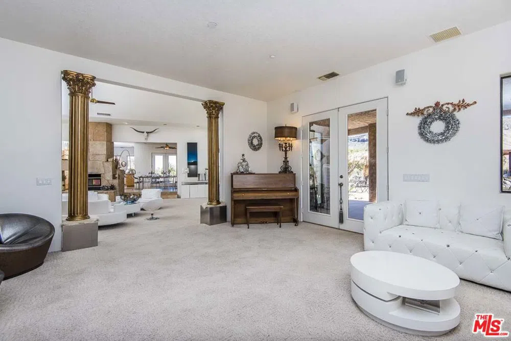 3569 CALMADA Rd Road Pioneertown, CA 92268