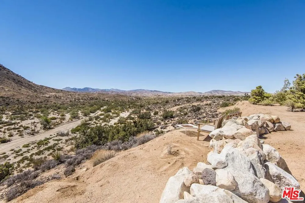 3569 CALMADA Rd Road Pioneertown, CA 92268