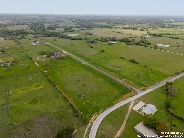 9867 Panther Creek Drive Iola, TX 77861