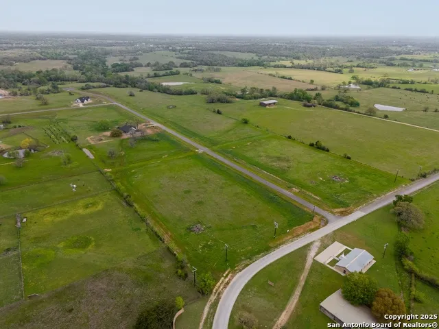 10071 Hidden Pond Drive Iola, TX 77861