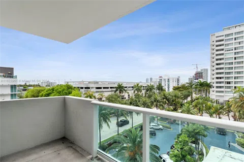 1200 West Ave #515