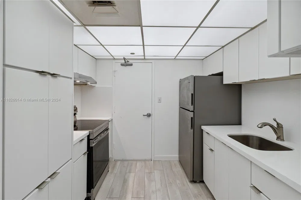 1000 West Ave #821 Miami Beach, FL 33139