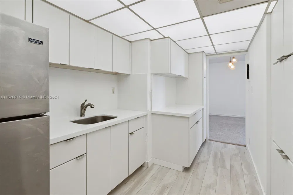 1000 West Ave #821 Miami Beach, FL 33139