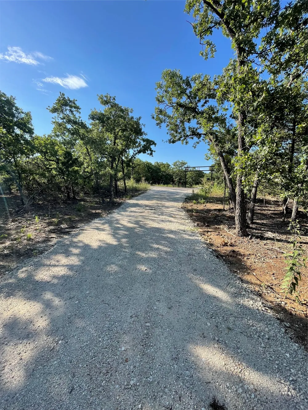 208 Red Top Road Valley View, TX 76272