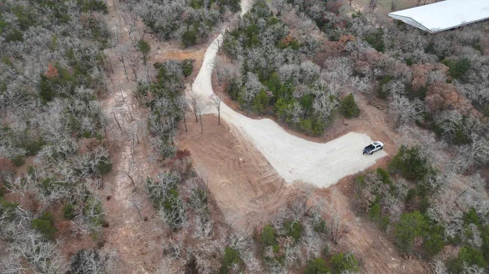 208 Red Top Road Valley View, TX 76272