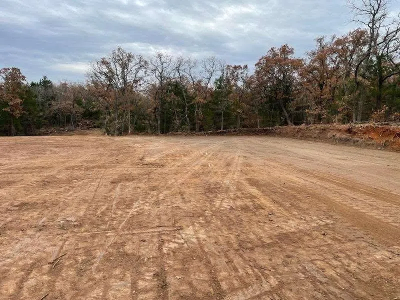 208 Red Top Road Valley View, TX 76272