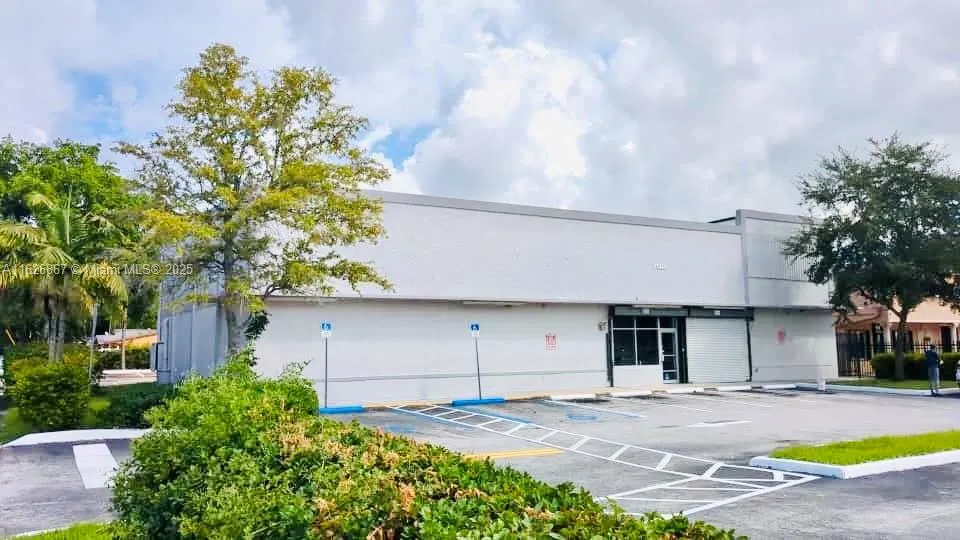 16525 NW 27th Ave Miami Gardens, FL 33054
