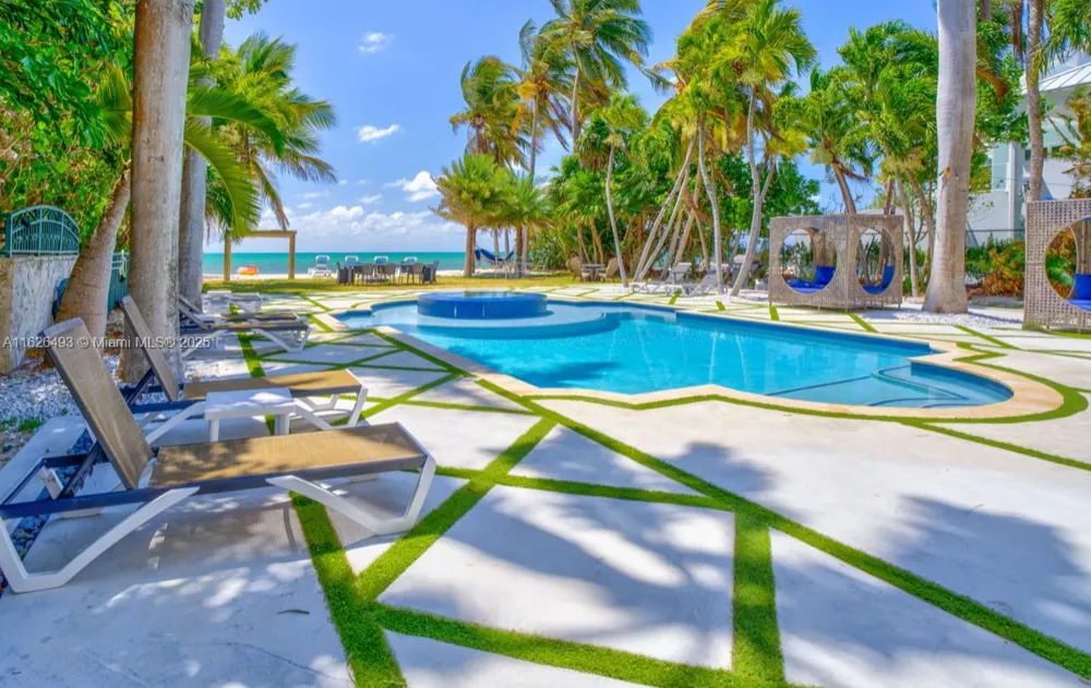 75761 Overseas Hwy Islamorada, FL 33036