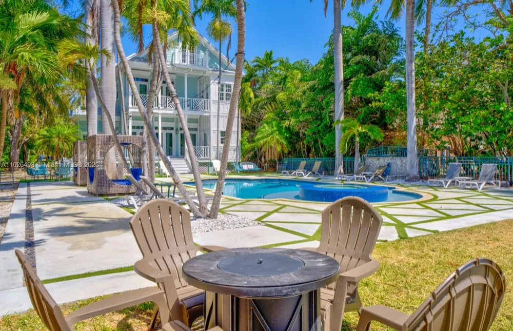 75761 Overseas Hwy Islamorada, FL 33036