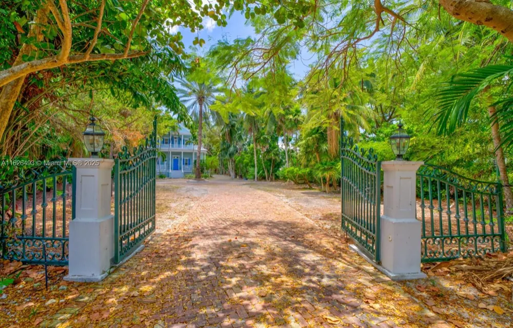 75761 Overseas Hwy Islamorada, FL 33036