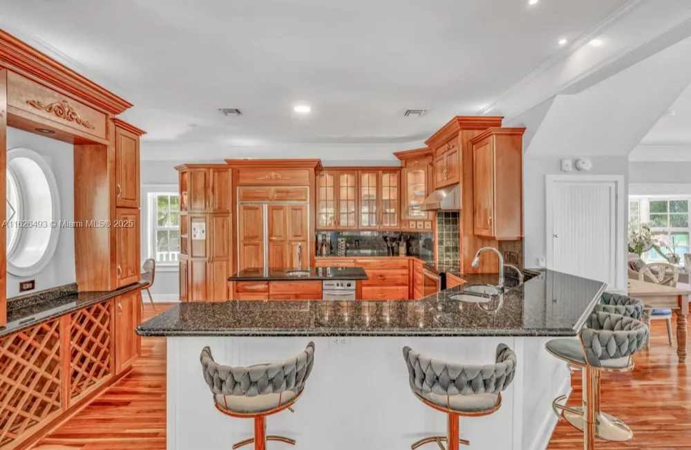 75761 Overseas Hwy Islamorada, FL 33036