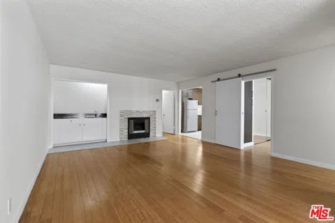 1033 6TH STREET #203